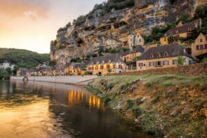 la roque gageac joyau du périgord noir